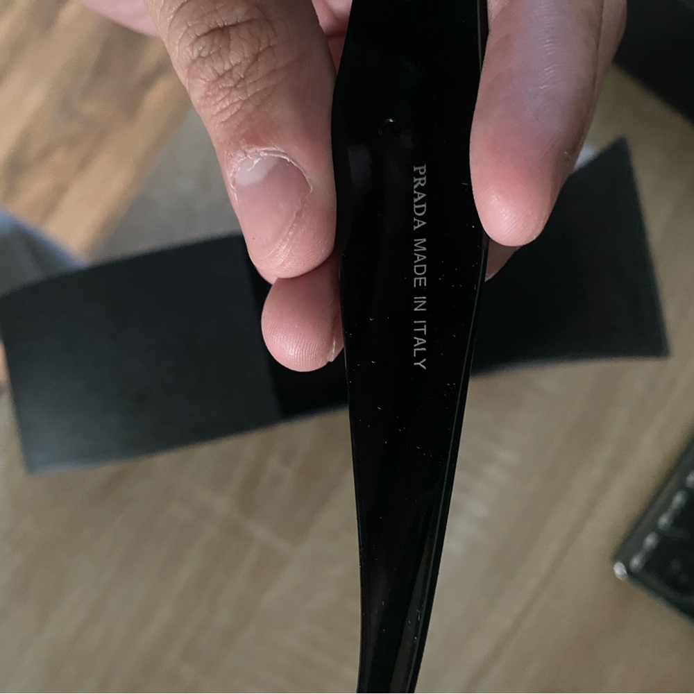 Prada sunglasses - Picture 5 of 8